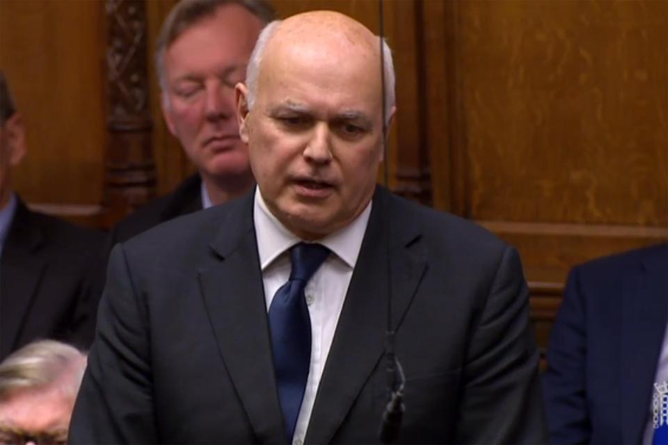  Iain Duncan Smith has warned Theresa May she have to quit if her Brexit deal is defeated in the Commons