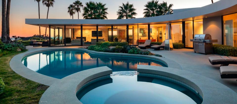 Who lives in a home like this? Someone very rich that's who