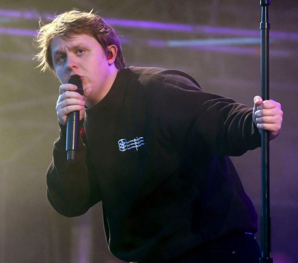  Some fans joked the mystery man might be Lewis Capaldi, who previously dated Islander Paige