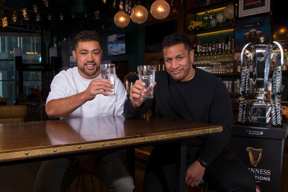 Mako Vunipola (right) and Toby Faletau share a drink in London as they talk to 