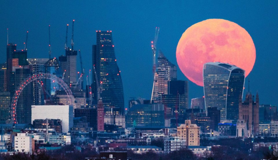  A Blue Moon rose over London in 2018