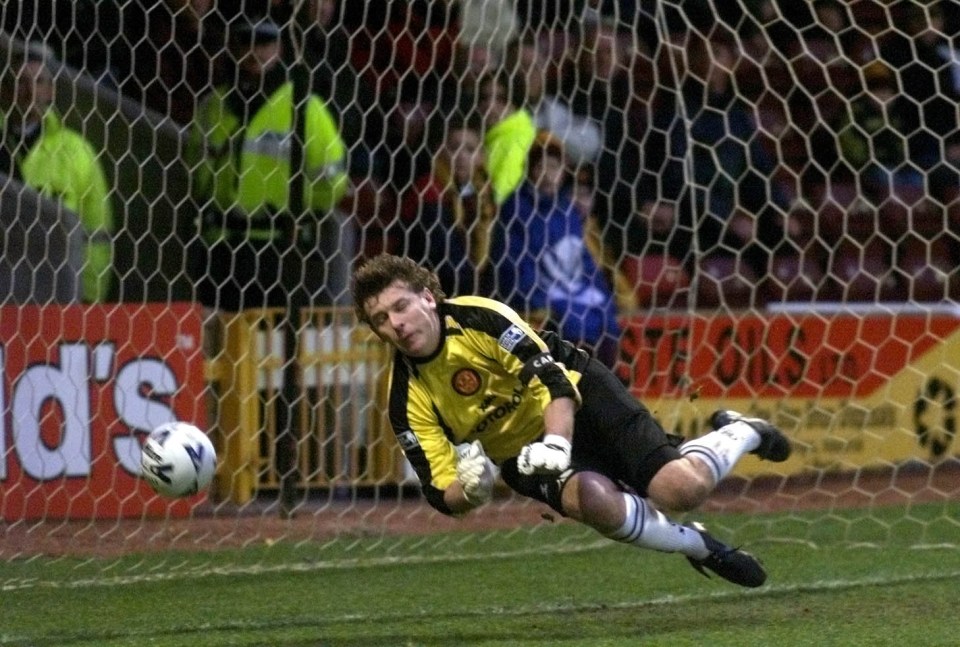 In 2012, goalie Goram began attending AA meetings as booze addiction took hold