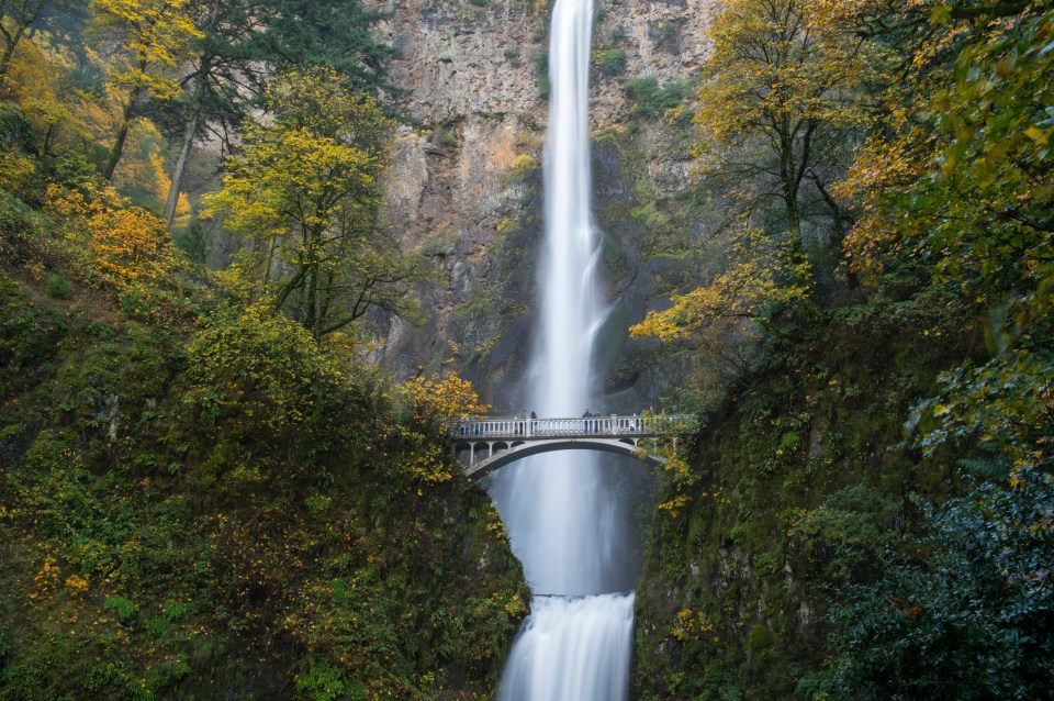 Spend half a day in Oregan at Multnomah Falls
