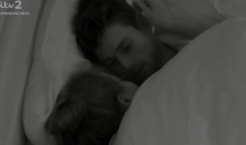  The pair couldn't keep their hands off each other in the bedroom