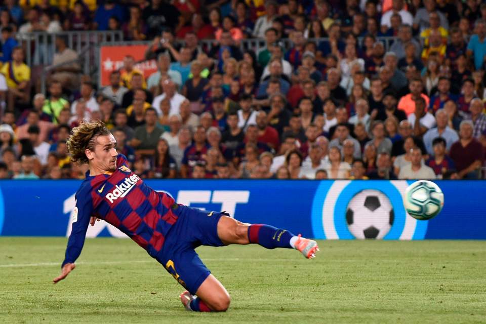  Griezmann's first goal was a volley from close range after a brilliant Sergi Roberto pass