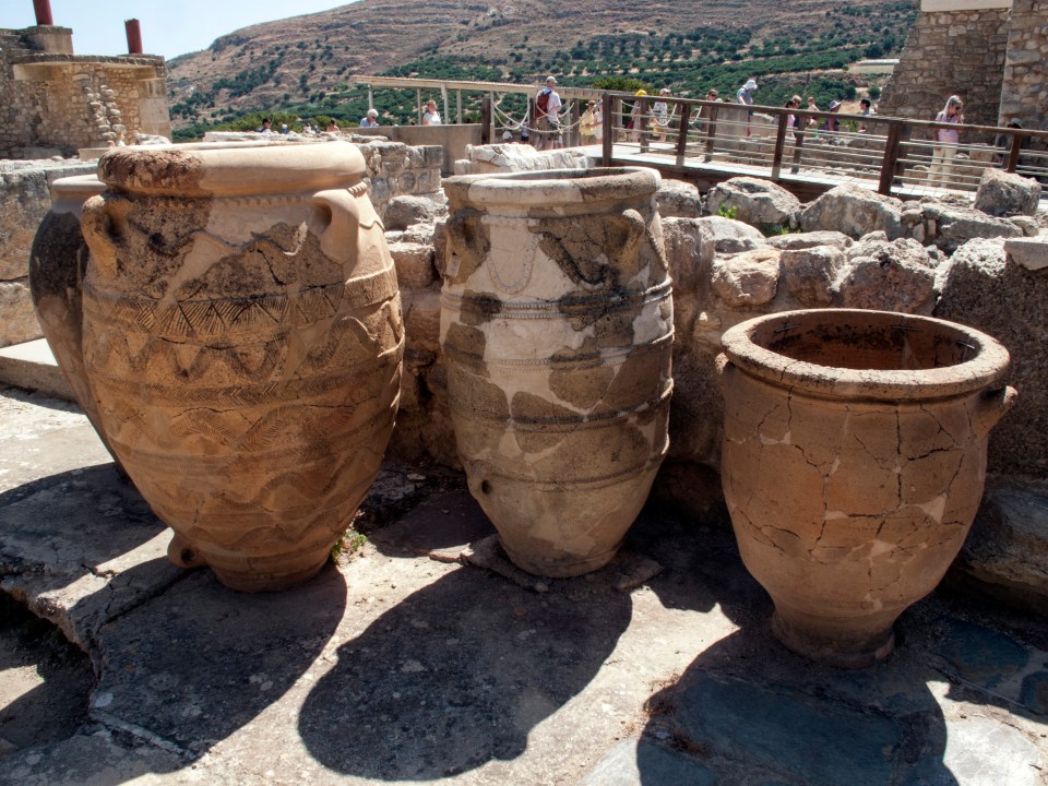  Minoans produced detailed works of art