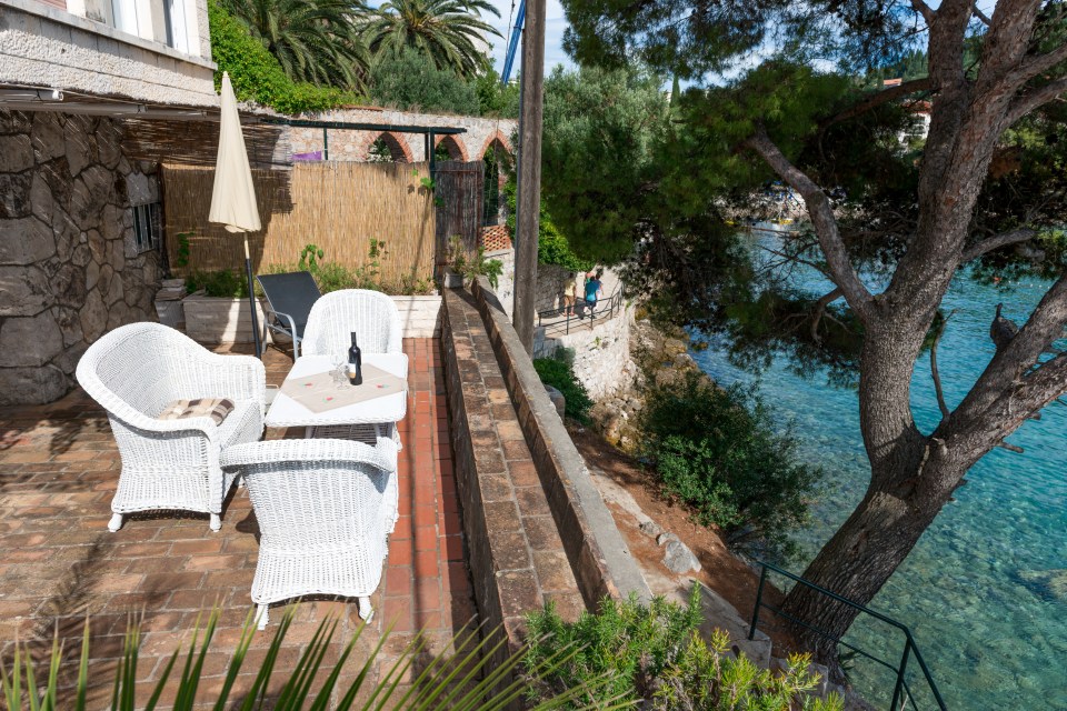 It is just steps from the best Croatian restaurants and cafes