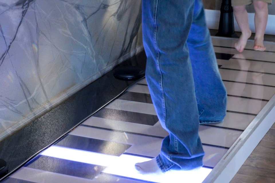 Big-fans can make the most of the 7ft floor piano