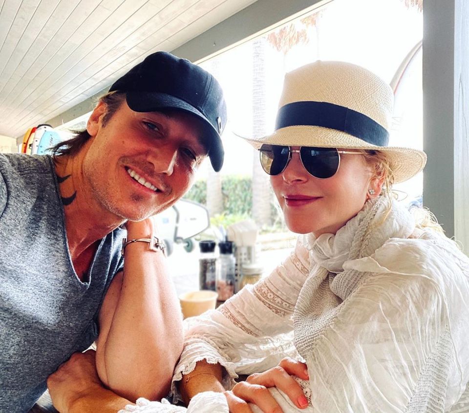 Nicole and Keith wished everyone a happy holiday from Australia on Instagram