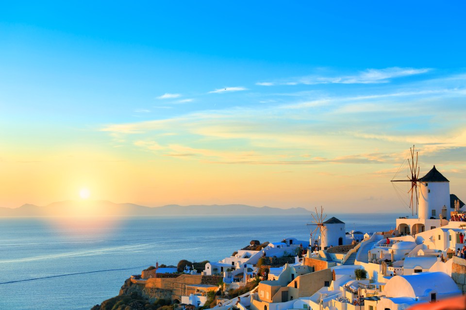  You'll enjoy the view of whitewashed houses