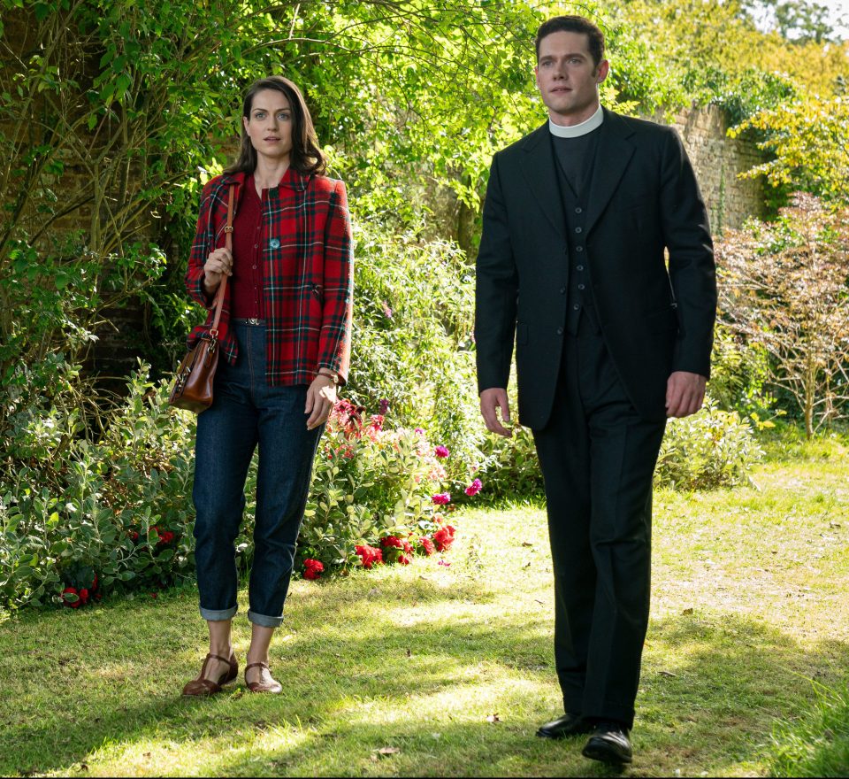  Romance is set to blossom between Will and Ellie