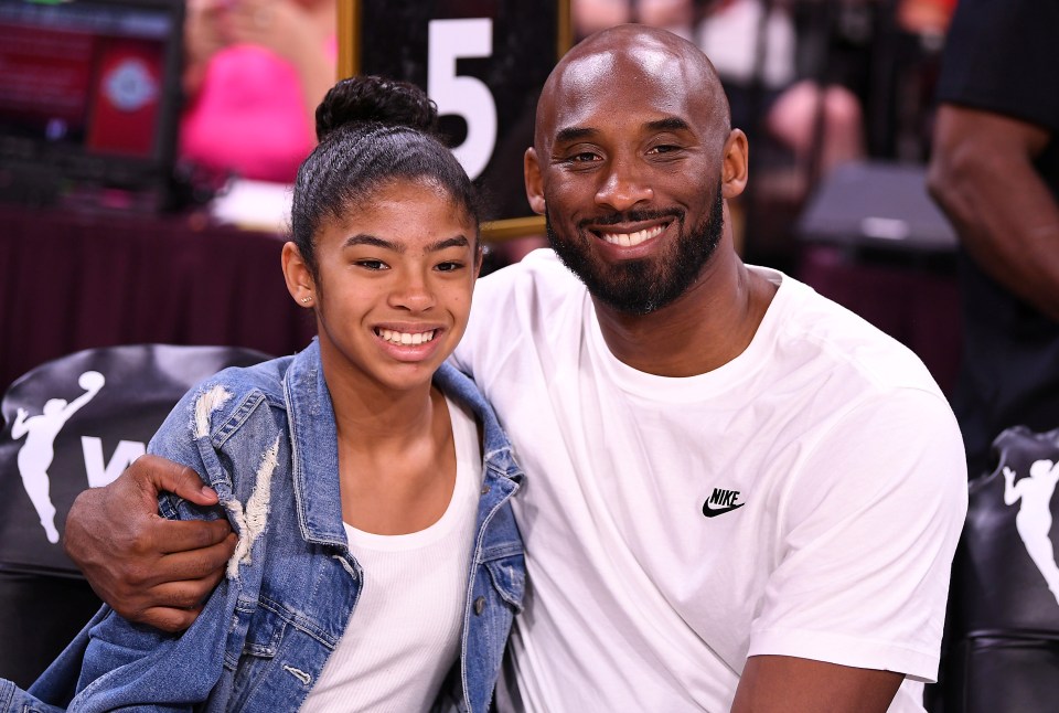  Kobe Bryant and his daughter Gianna died in a helicopter crash in California yesterday