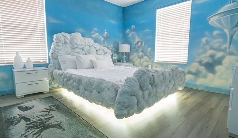 The home is also just 15 minutes from Disney World