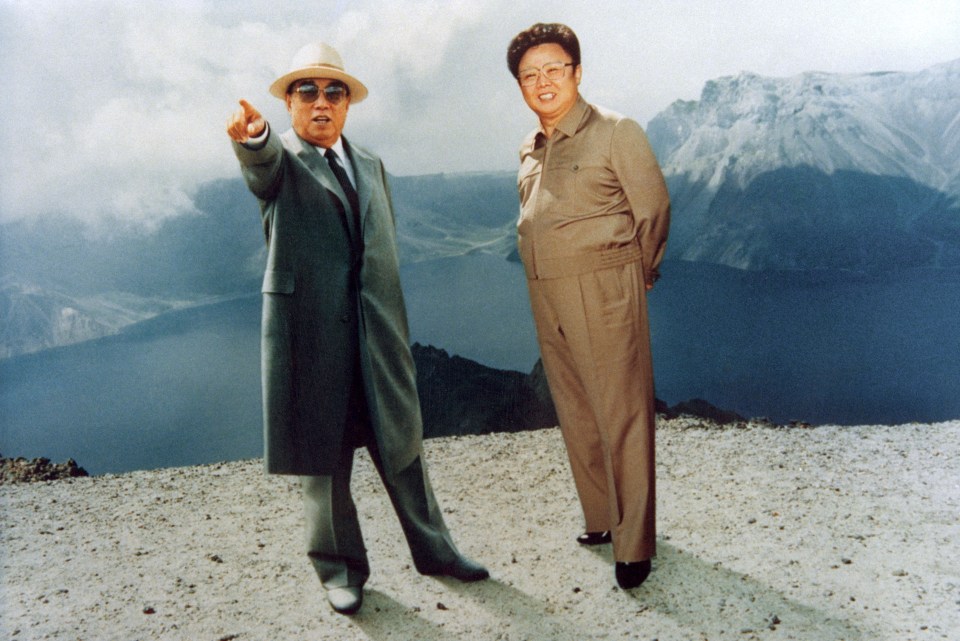  Kim Jong-un's grandad Kim Il-sung (L) and dad Kim Jong-il both died from heart attacks.