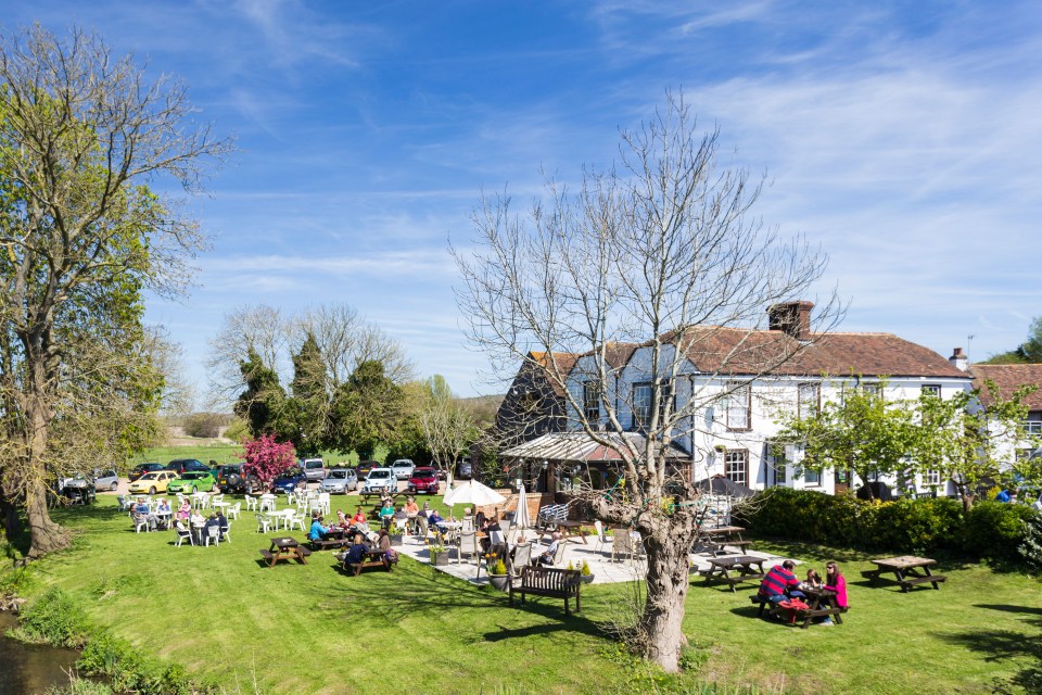 A short walk from Wye station is the Tickled Trout, overlooking the river
