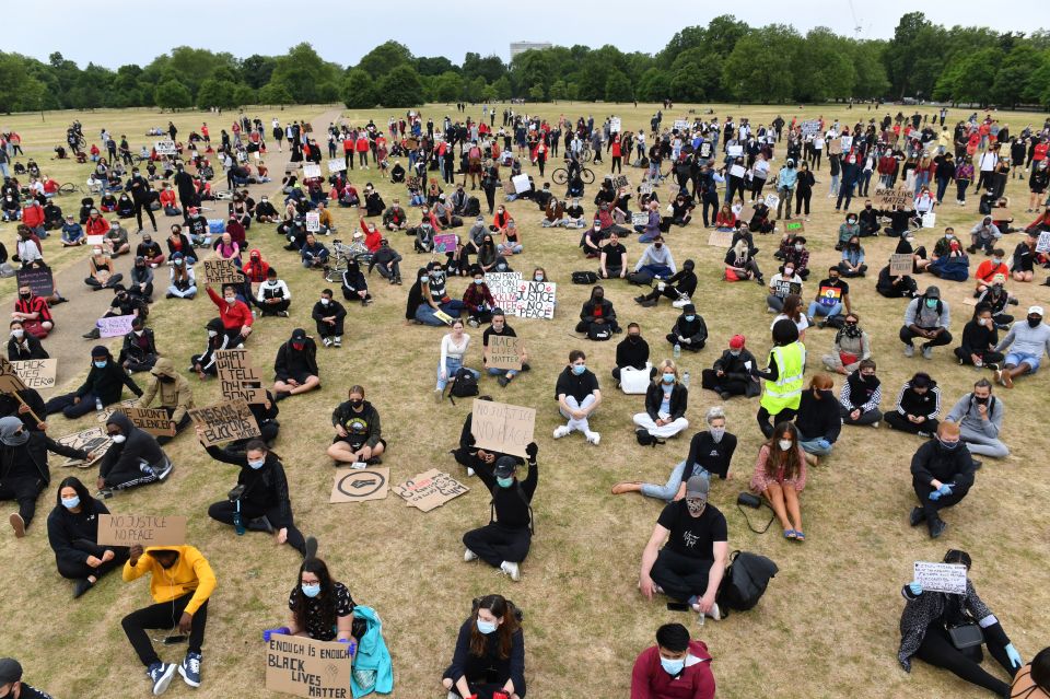  The demonstrators were asked to stay 2m apart