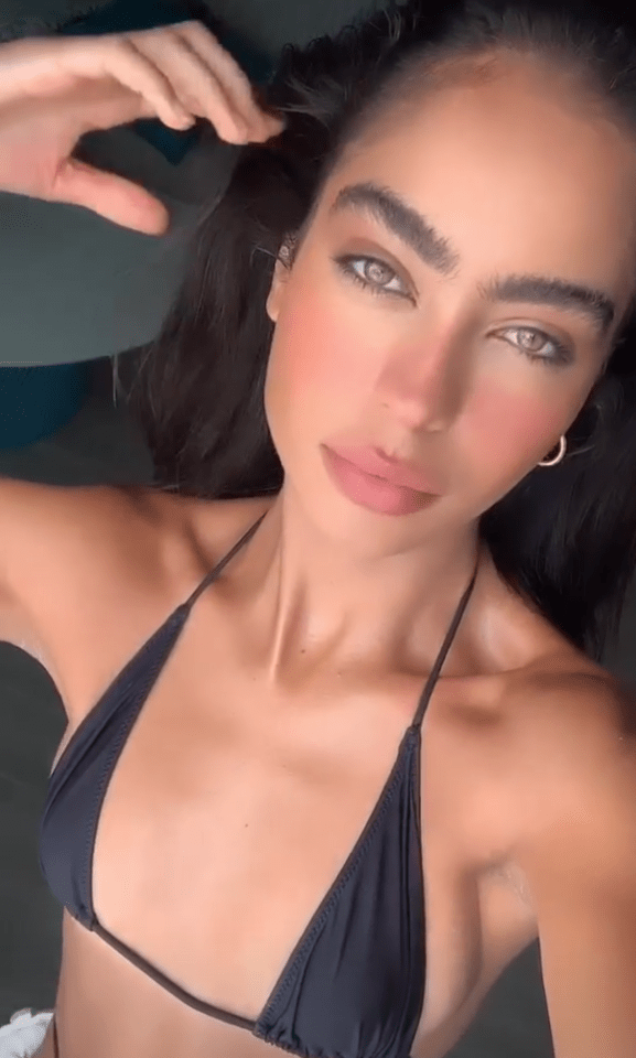 Brenda took to Instagram to film her beach look
