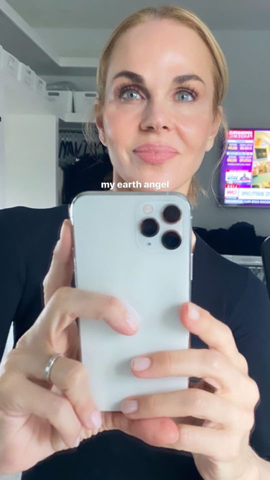 Claudia shared mirror selfies while being apart from her 25-year-old daughter