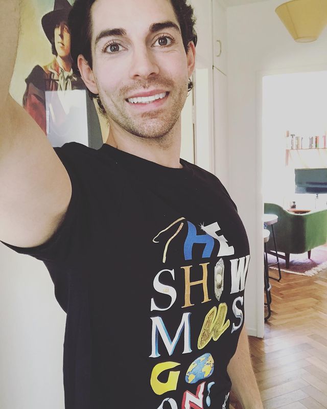 Let's take a peep inside Celeb's Go Dating star Tom Read Wilson's home...