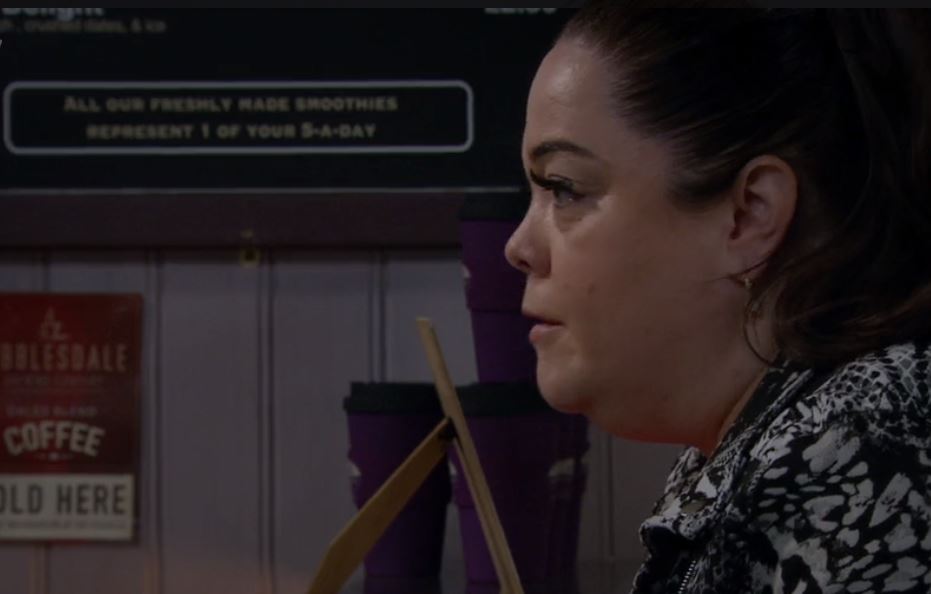 Mandy threatened Nicole to stay away from Lydia