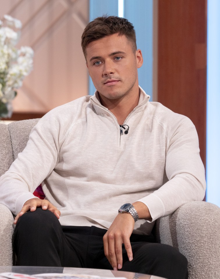 Brad McClelland thinks Lucinda is 'playing a game' to stay in the villa