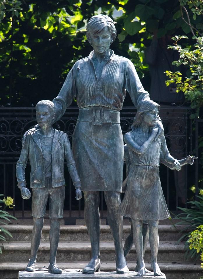 A party will be held to celebrate the Princess Diana statue