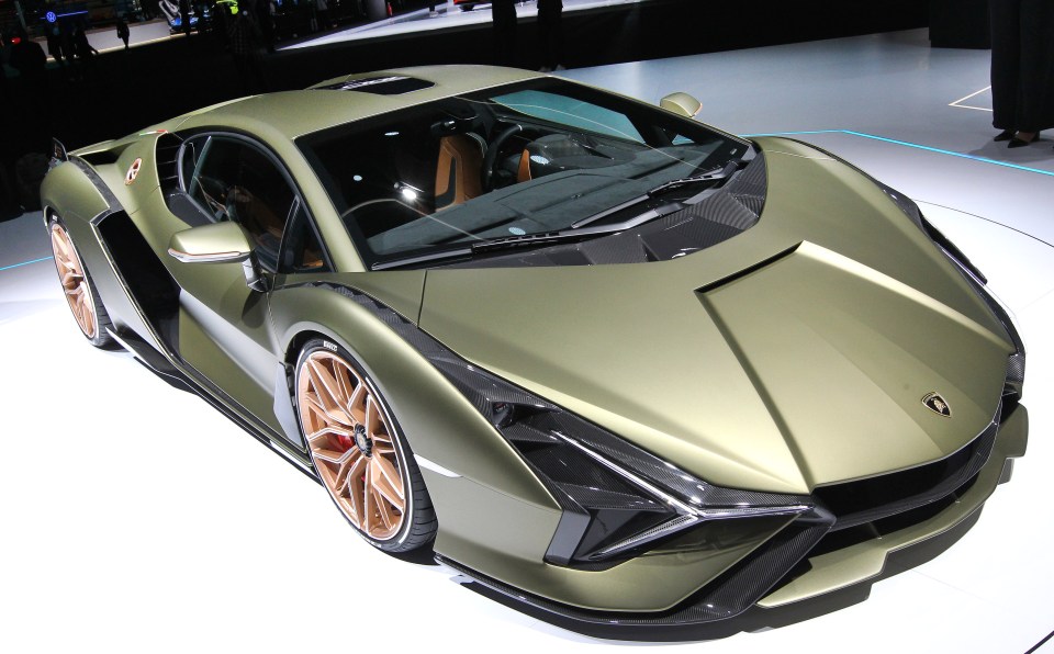 In total, the ship contained a total of 4,000 cars that included brands such as Lamborghinis