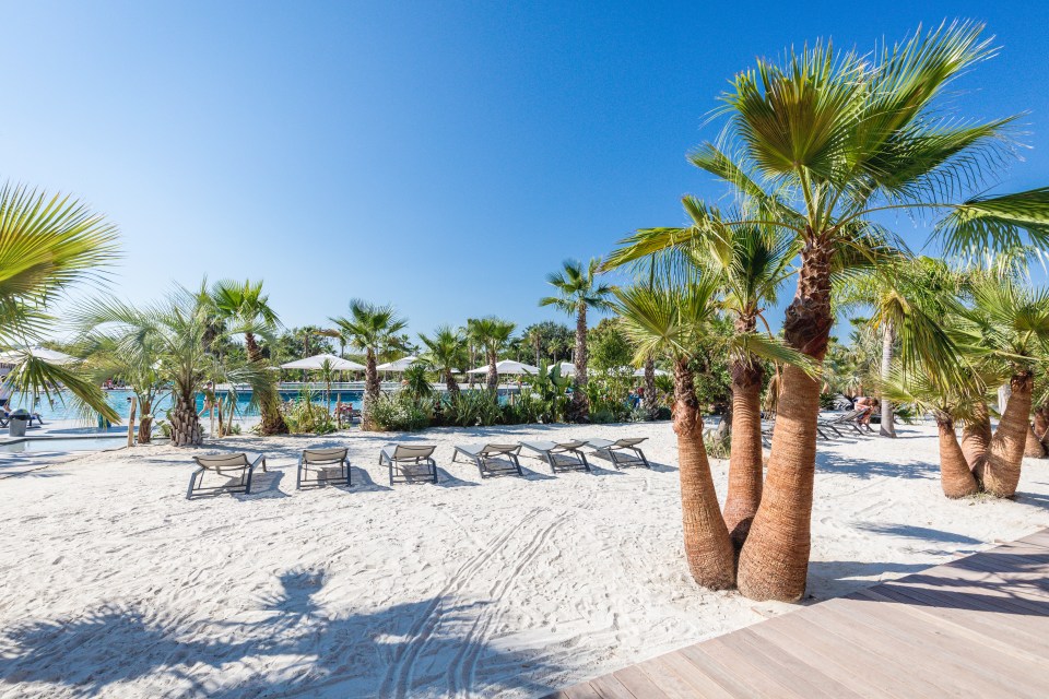 With its beachfront position on the Gulf of Saint-Tropez, Les Prairies de la Mer is prime French Riviera real estate