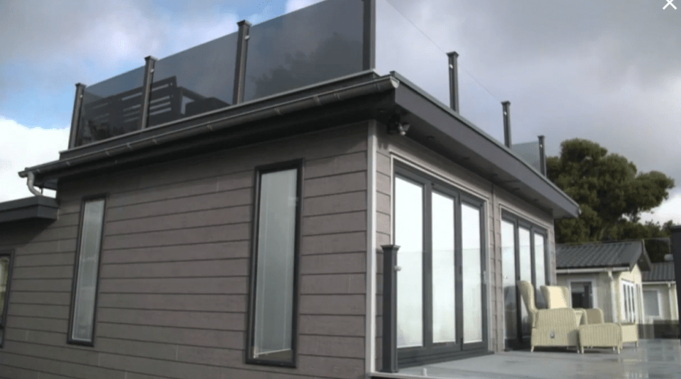 It has a balcony to enjoy the sunshine in the summer