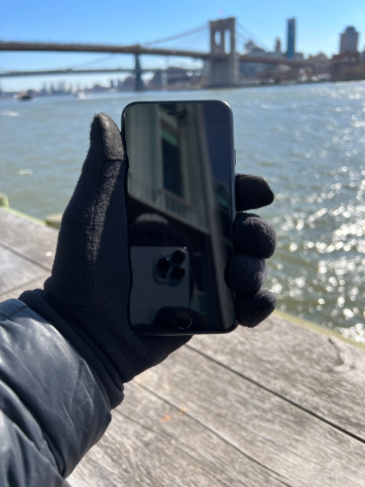 This is an easy-to-hold iPhone those who fear increasingly gargantuan mobiles