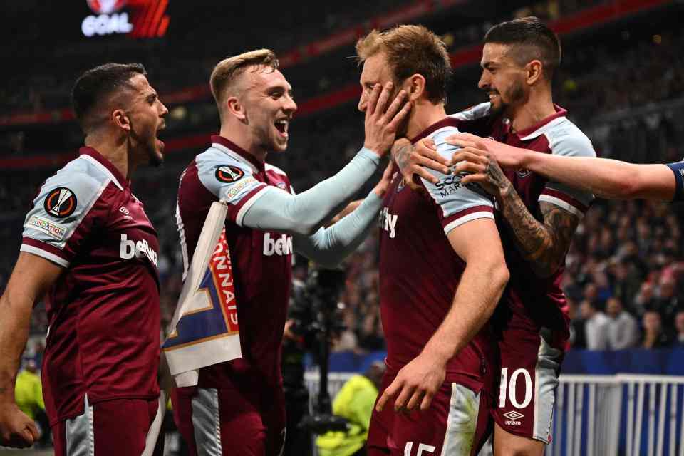West Ham produced a stunning display to reach the Europa League semi-finals