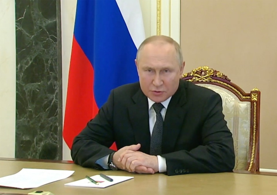 Putin appeared 'bloated' at a Friday briefing