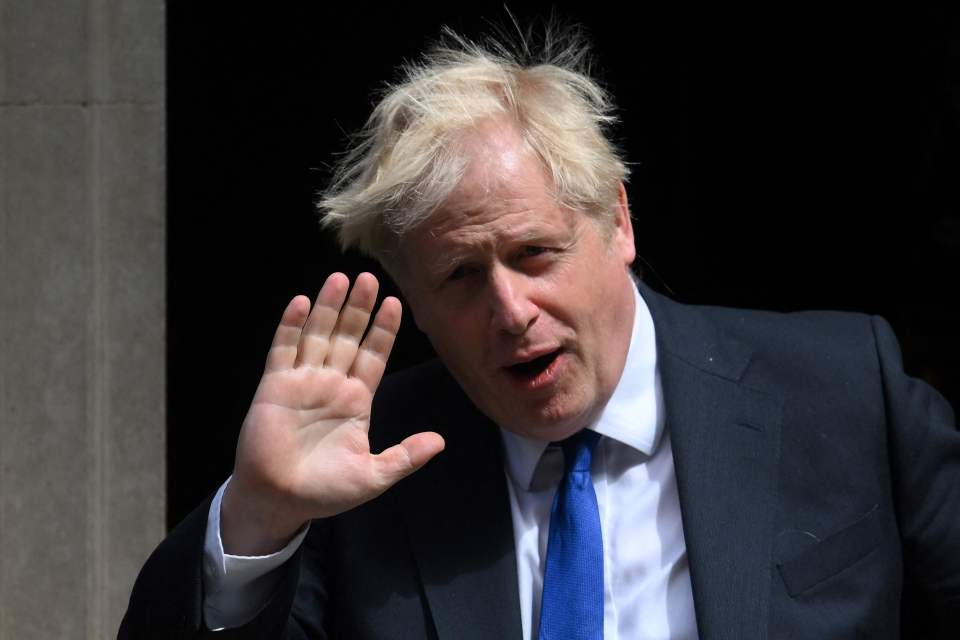 Boris Johnson will resign as PM this morning