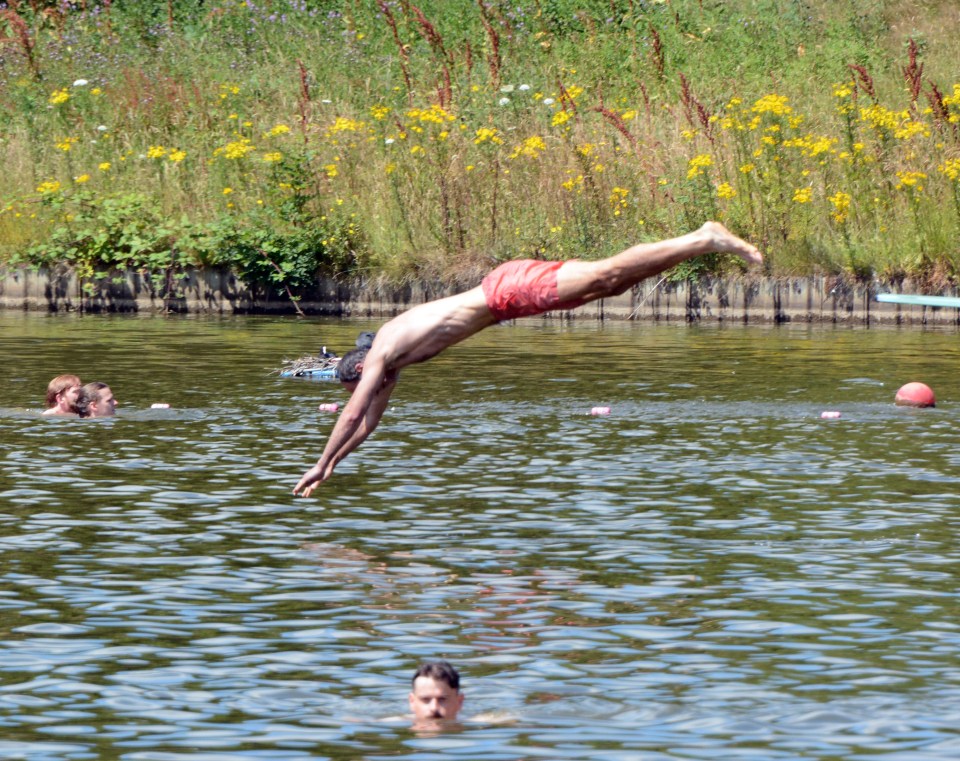People out enjoying the heat and fantastic weather today in Highgate