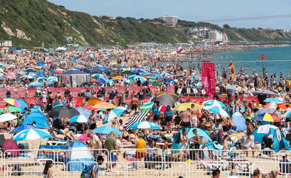 Sun lovers packed out beaches in Bournemouth on the south coast