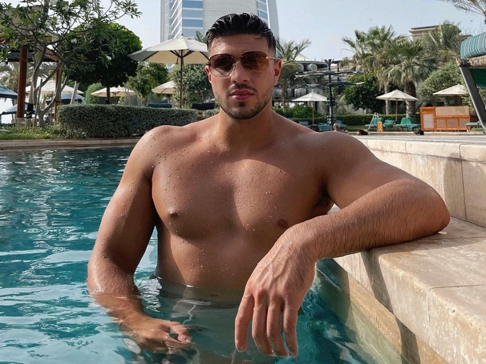 Tommy Fury's dad John said his son was 'overweight' to fight Jake Paul