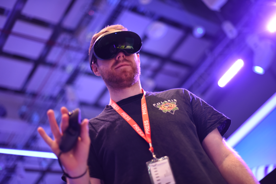 This is what a man exploring the metaverse looks like in 2022