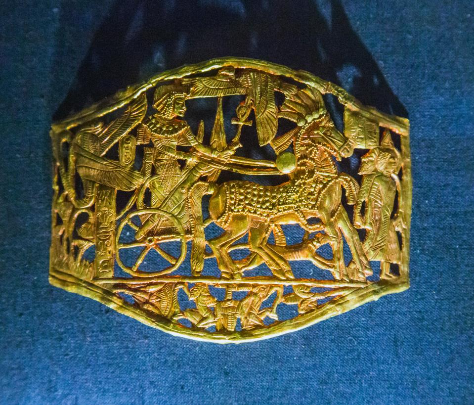 A gold buckle was also found in the tomb