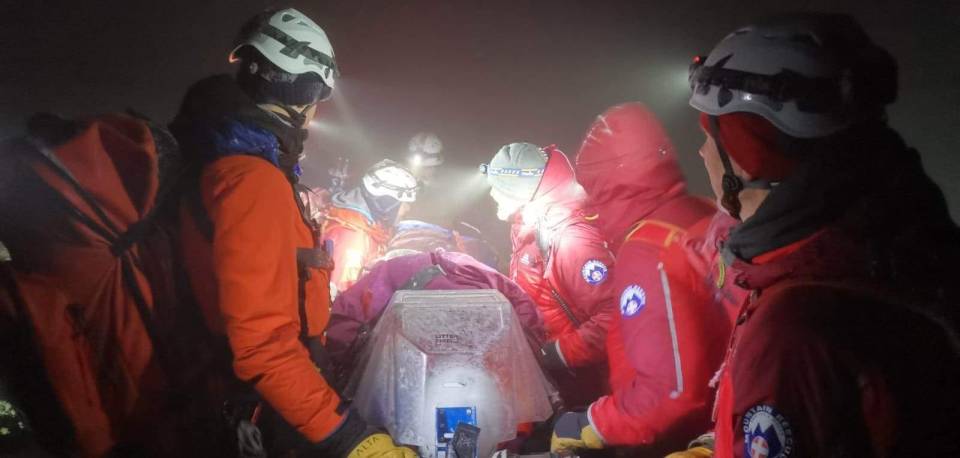 A man in his 60s was forced to continue his agonising crawl to reach a rope lowered by rescuers from the peak of Glyder Fach