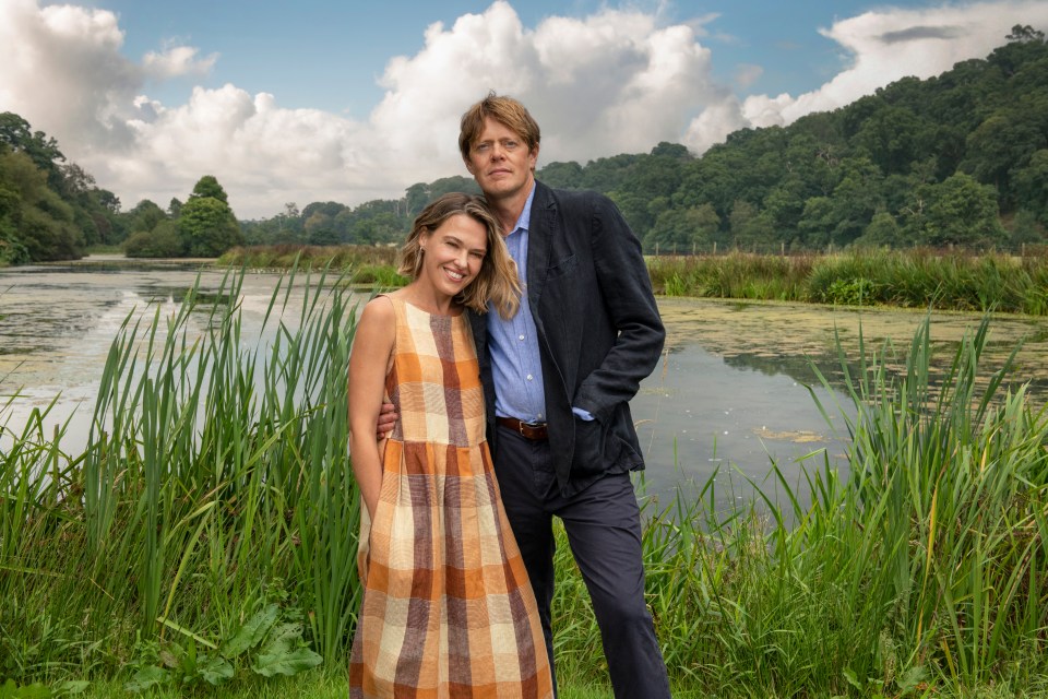Death in Paradise have revealed the first look images of Kris Marshall and Sally Bretton  in the spin-off series Beyond Paradise