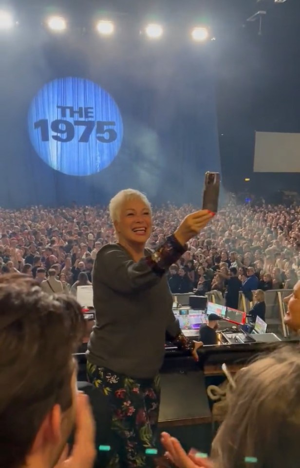 Matty's mum Denise Welch stood up and gave the crowd a big wave before the show started