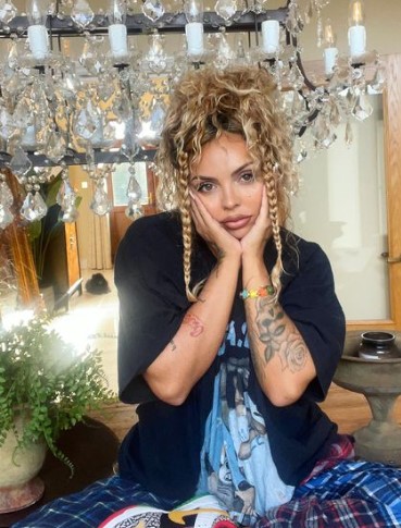 Jesy Nelson is in advanced talks with Warner Records about a potential partnership