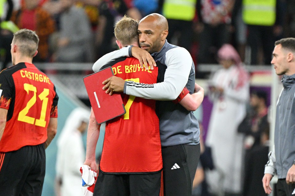 Thierry Henry consoling Kevin de Bruyne after Belgium crashed out of the World Cup in the group stages