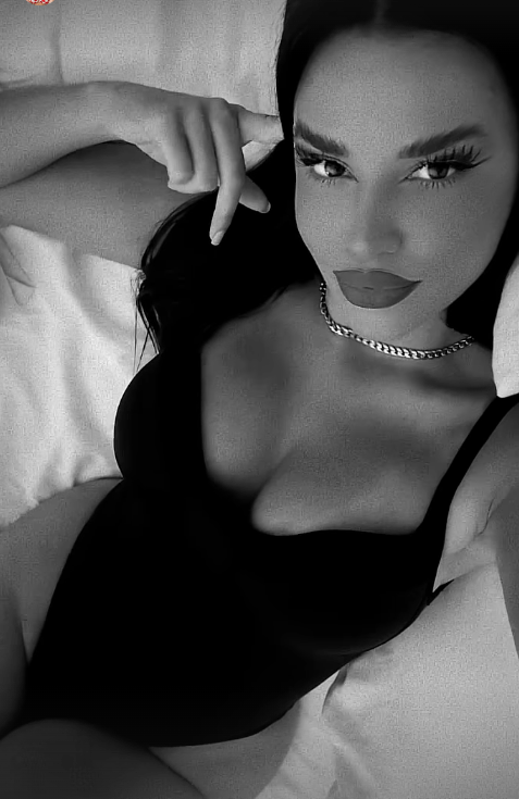 Ivana wished her fans a good night