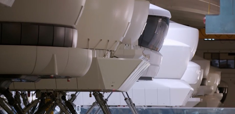 There a 16 'state-of-the-art' simulators for pilots
