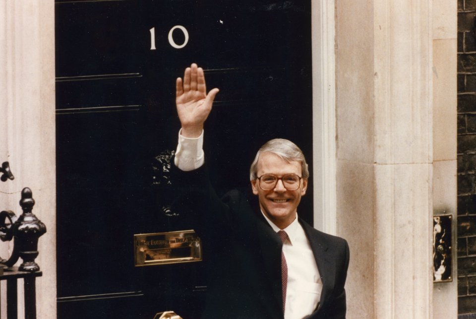 BRITISH PRIME MINISTER JOHN MAJOR OUTSIDE 10 DOWNING STREET TODAY 10.04.1992