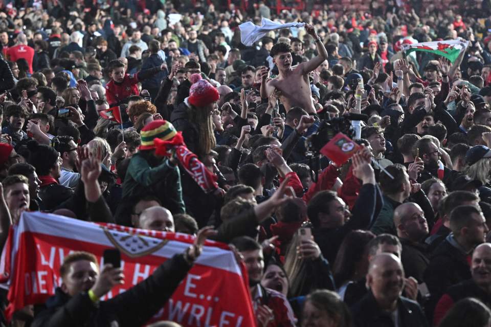 Delighted fans sang the praises of their Hollywood owners