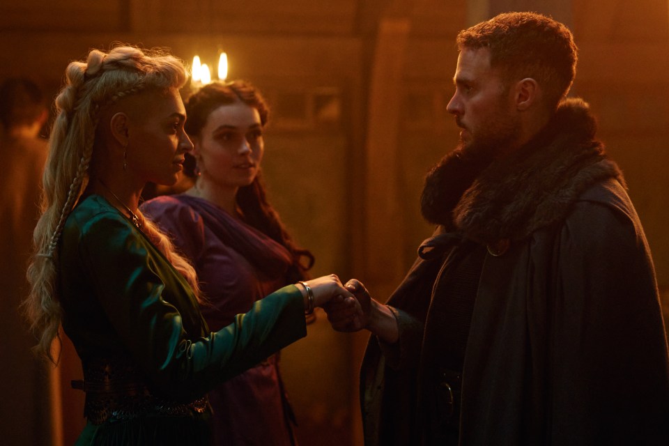 Photo : Copyright © Simon Ridgway 2022 - www.simonridgway.com - pictures@simonridgway.com - 07973 442527 | Caption : 2.12.22 - The Winter King S1, Block 2 Day 45</p>
<p>Sc.6/45 - INT. CAER DOLFORWYN, FEASTING HALL : CEINWYN introduces ARTHUR to GUINEVERE.