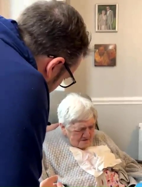 He shared a clip of him singing Nat King Cole with Leah