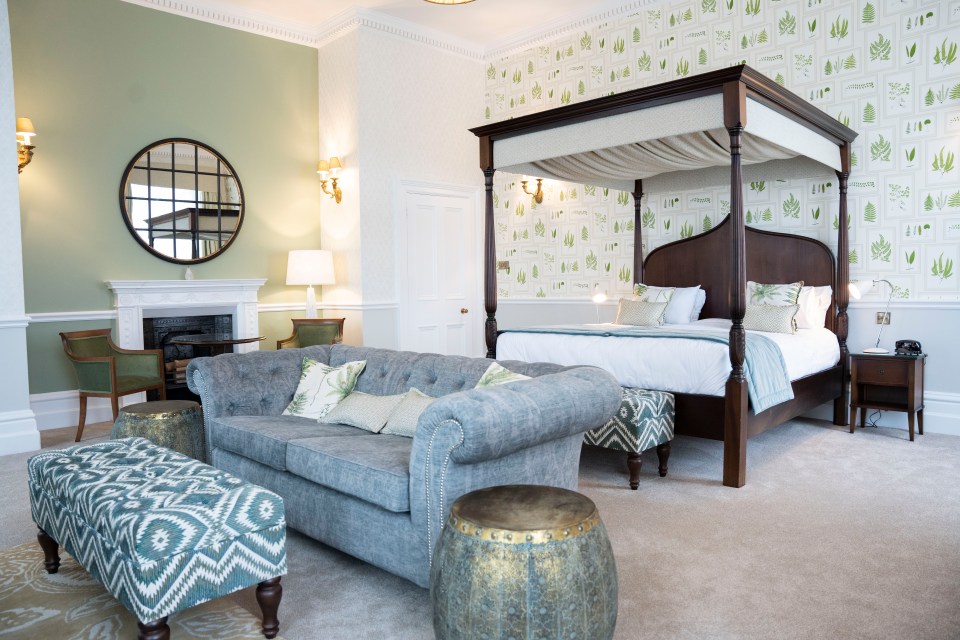 The hotel boasts 337 bedrooms – all with windows and a view